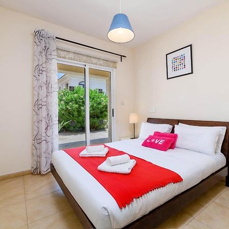 Blue Water Bay Villas Paralimni Exteriér fotografie