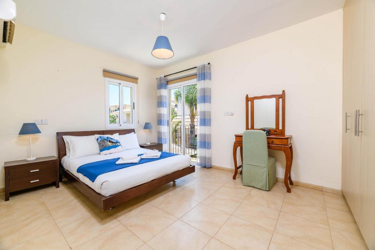Blue Water Bay Villas Paralimni Exteriér fotografie