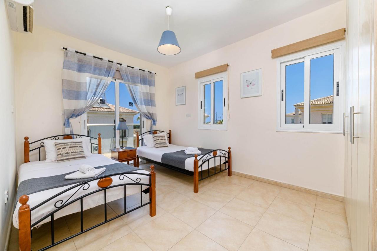 Blue Water Bay Villas Paralimni Exteriér fotografie