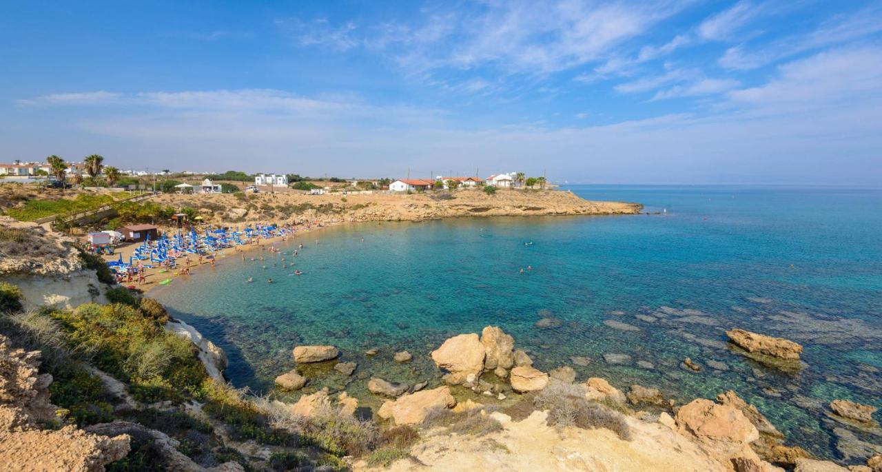 Blue Water Bay Villas Paralimni Exteriér fotografie