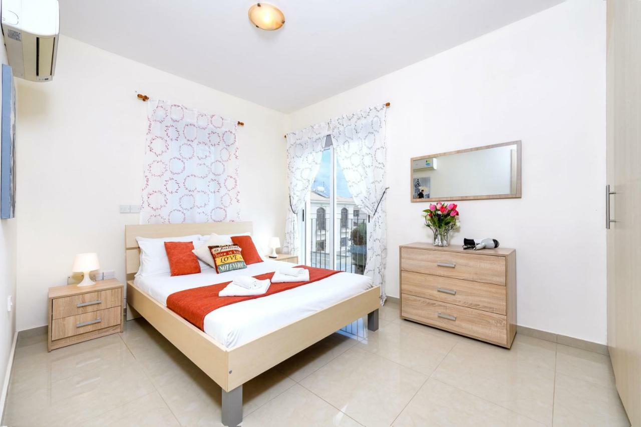 Blue Water Bay Villas Paralimni Exteriér fotografie